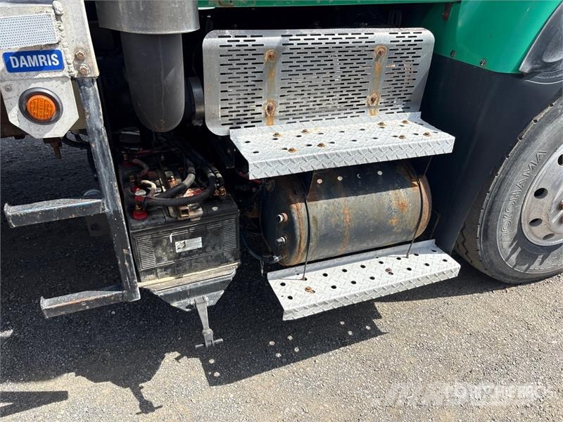 International Atlas 240.2-A6 4320 kg Knuckle Boom on Internatio Truck mounted cranes