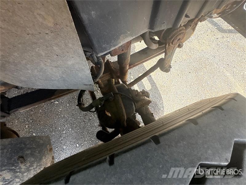 International Atlas 240.2-A6 4320 kg Knuckle Boom on Internatio Truck mounted cranes
