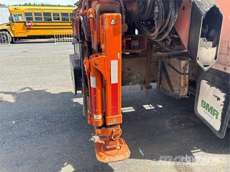International Atlas 240.2-A6 4320 kg Knuckle Boom on Internatio Truck mounted cranes