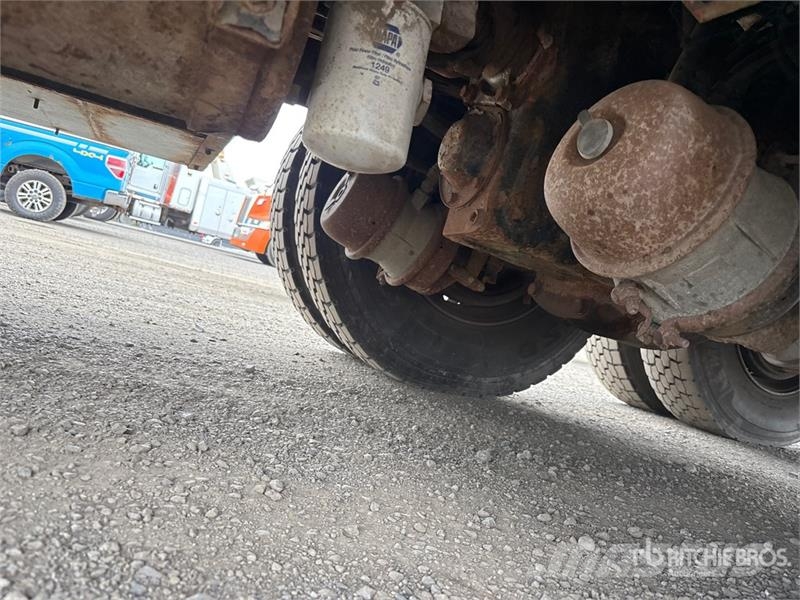 International D1000BC on International Prostar 6x4 Digger Derric Mobiele Boorinstallatie