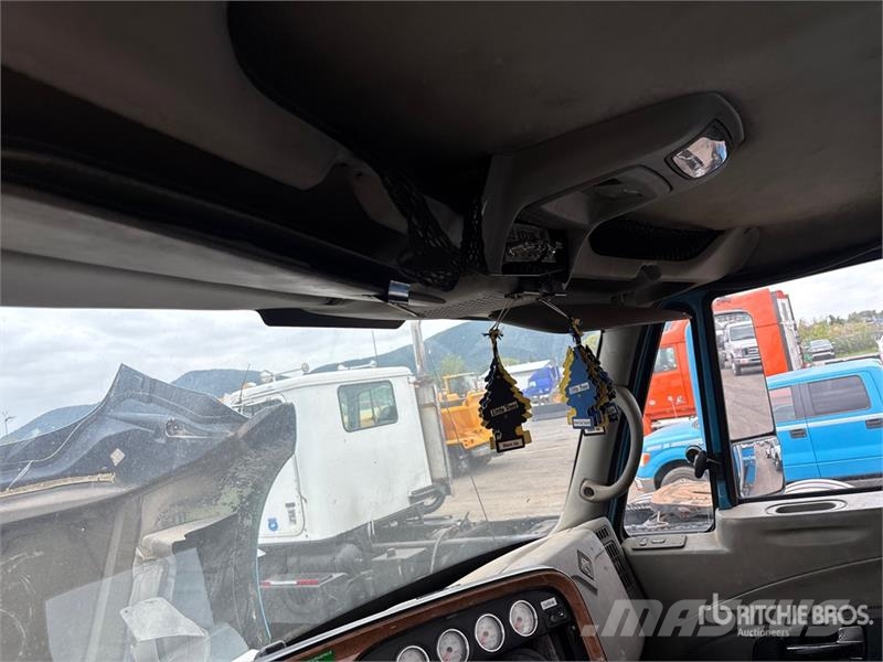 International D1000BC on International Prostar 6x4 Digger Derric Mobiele Boorinstallatie