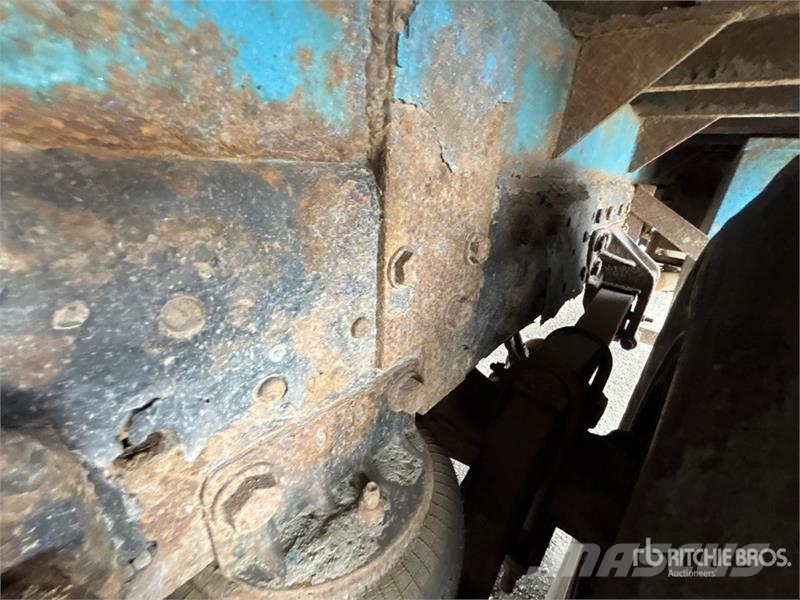 International D1000BC on International Prostar 6x4 Digger Derric Mobiele Boorinstallatie