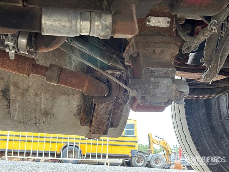 International D1000BC on International Prostar 6x4 Digger Derric Mobiele Boorinstallatie