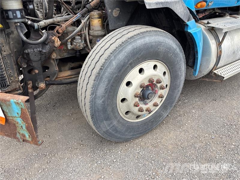 International D1000BC on International Prostar 6x4 Digger Derric Mobiele Boorinstallatie