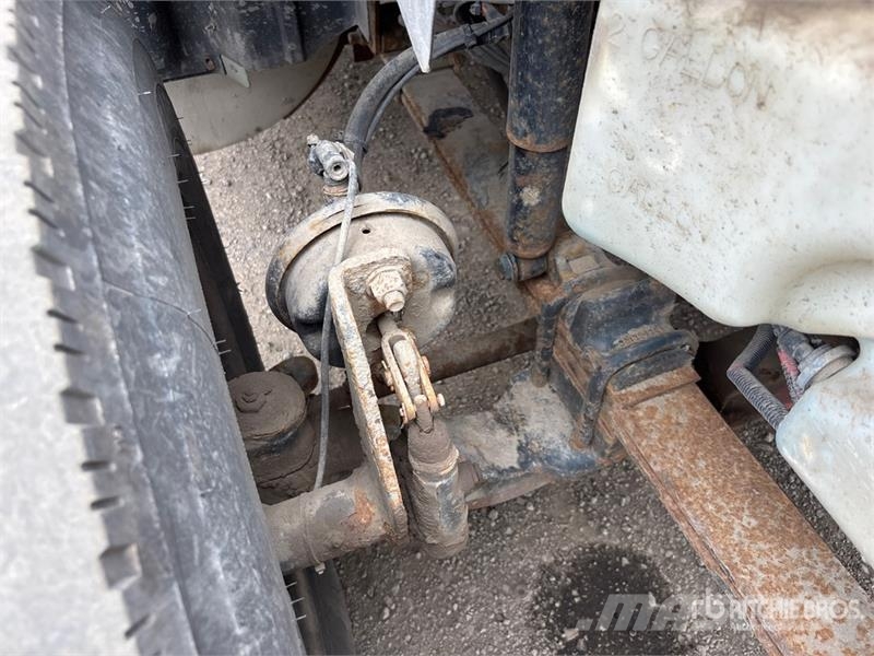 International D1000BC on International Prostar 6x4 Digger Derric Mobiele Boorinstallatie