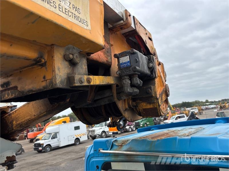 International D1000BC on International Prostar 6x4 Digger Derric Mobiele Boorinstallatie