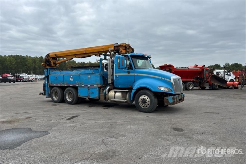 International D1000BC on International Prostar 6x4 Digger Derric Mobiele Boorinstallatie