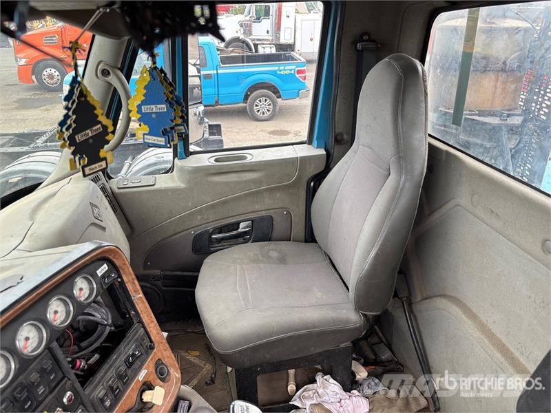 International D1000BC on International Prostar 6x4 Digger Derric Mobiele Boorinstallatie