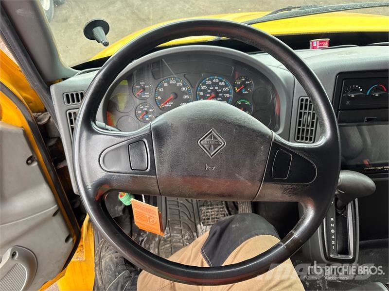 International Durastar 4300 SBA 4x2 Van Truck (Inoperable) Каросерии