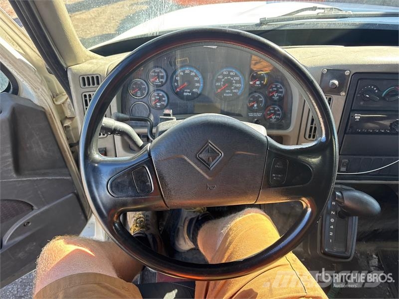 International Durastar 4300 Грузовики-Фургоны