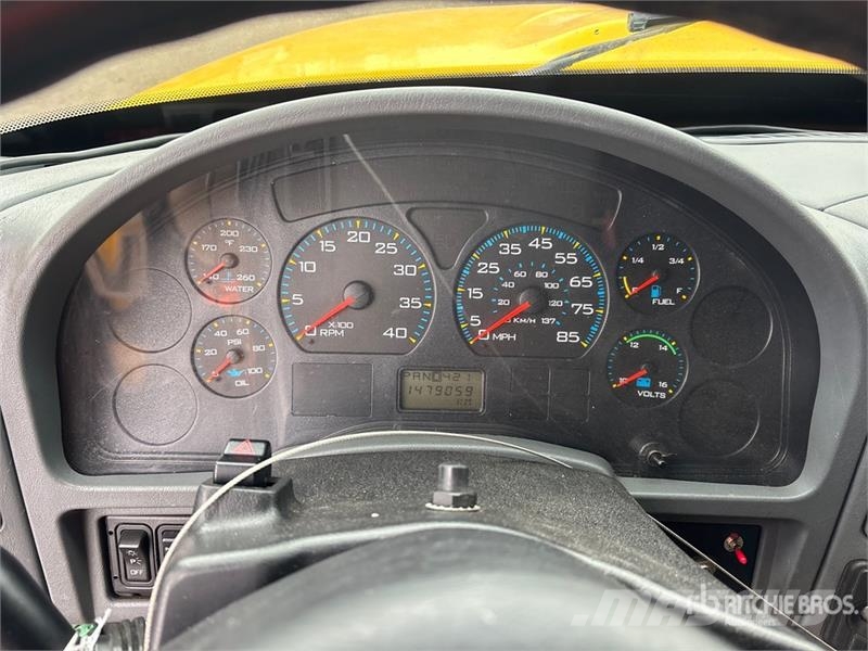 International Durastar 4300 SBA 4x2 Van Truck (Inoperable) Каросерии