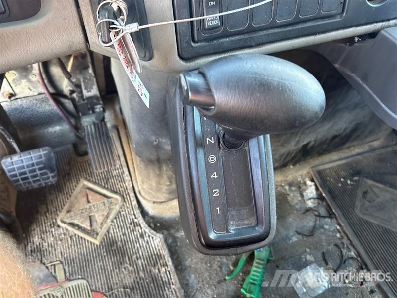 International Durastar 4300 Грузовики-Фургоны