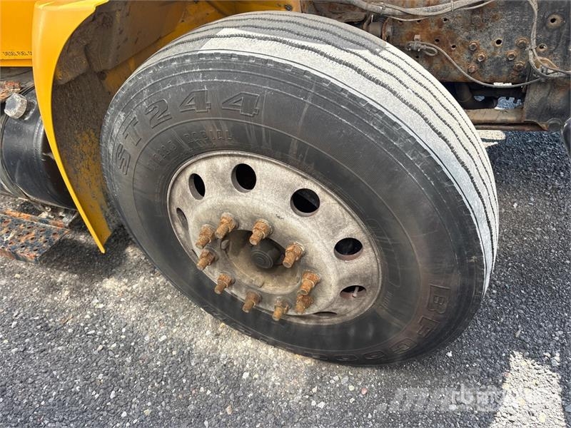 International Durastar 4300 SBA 4x2 Van Truck (Inoperable) Каросерии