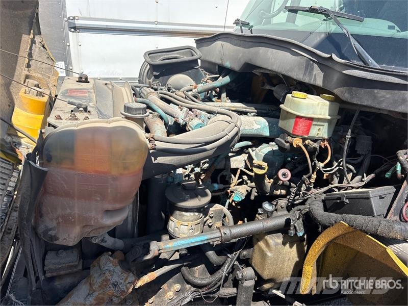 International Durastar 4300 SBA 4x2 Van Truck (Inoperable) Каросерии