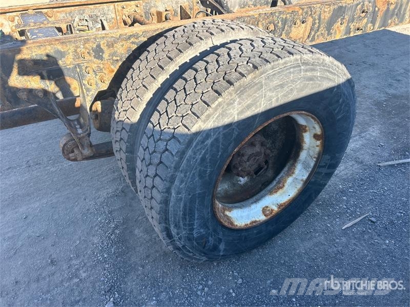 International DuraStar 4300 4x2 Cab and Chassis (Inoperable) Kabiny i wnętrze