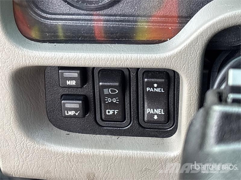 International DuraStar 4400 6x4 Cab and Chassis Cabinas e interior