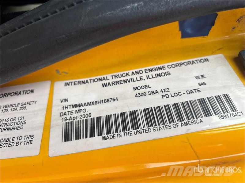 International Durastar 4300 SBA 4x2 Van Truck (Inoperable) Каросерии