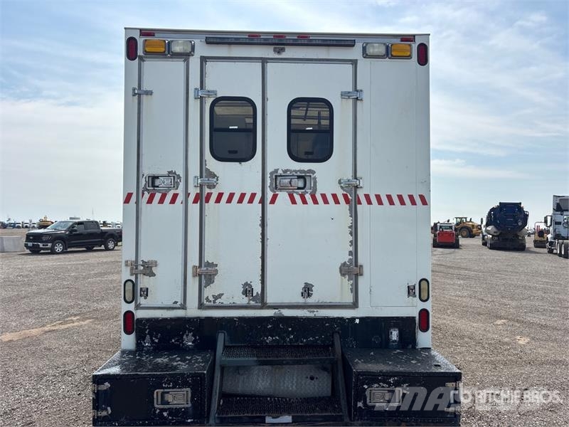 International DuraStar 4300 4x2 Utility Truck Пикапи