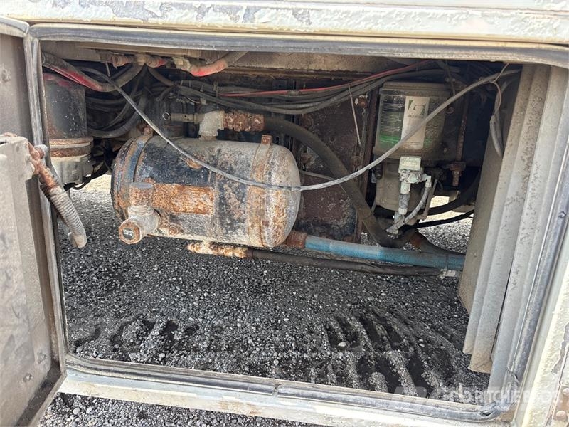 International DuraStar 4300 4x2 Utility Truck Пикапи