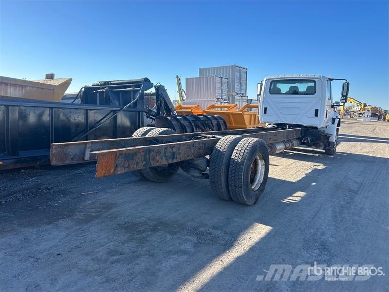 International DuraStar 4300 4x2 Cab and Chassis (Inoperable) Kabiny i wnętrze