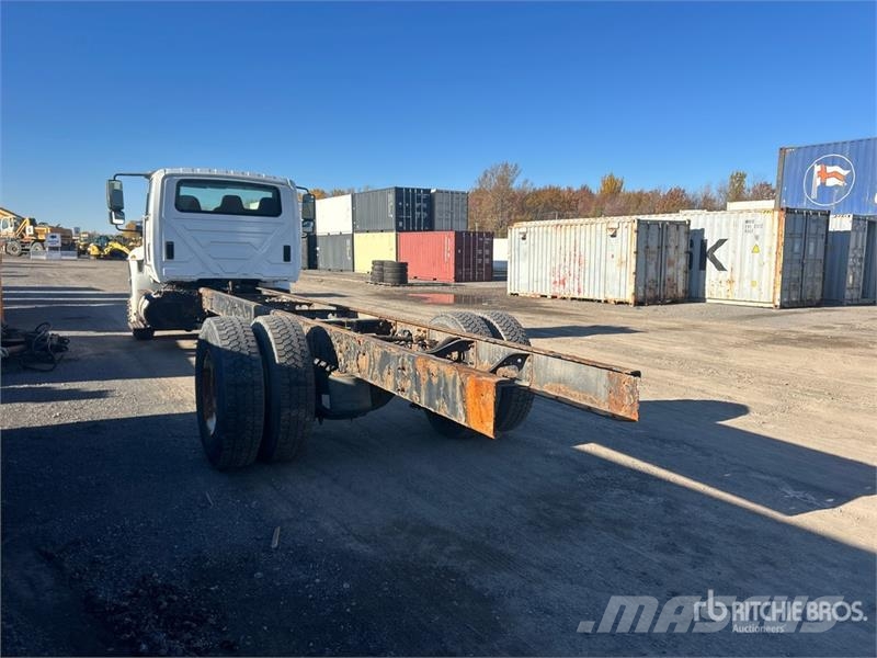 International DuraStar 4300 4x2 Cab and Chassis (Inoperable) Kabiny i wnętrze