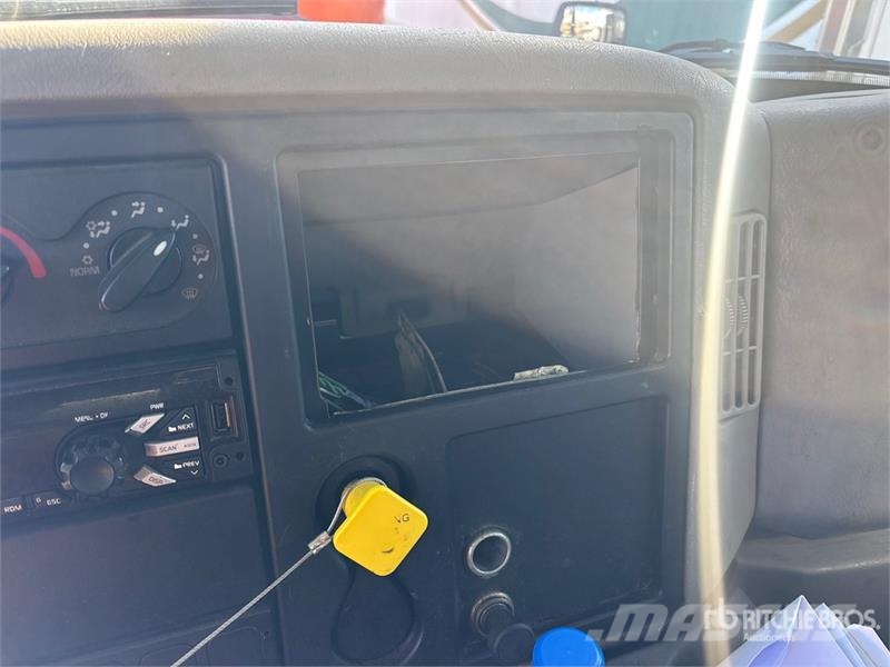 International Durastar 4300 Грузовики-Фургоны