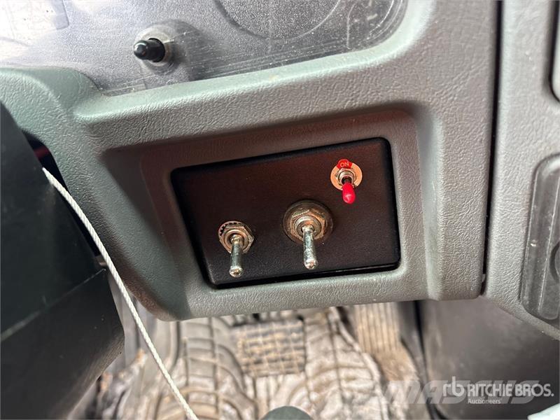 International Durastar 4300 SBA 4x2 Van Truck (Inoperable) Каросерии