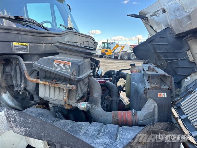 International Durastar 4300 Грузовики-Фургоны