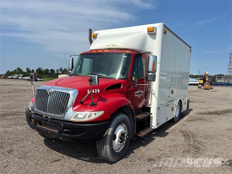 International DuraStar 4300 4x2 Utility Truck Пикапи
