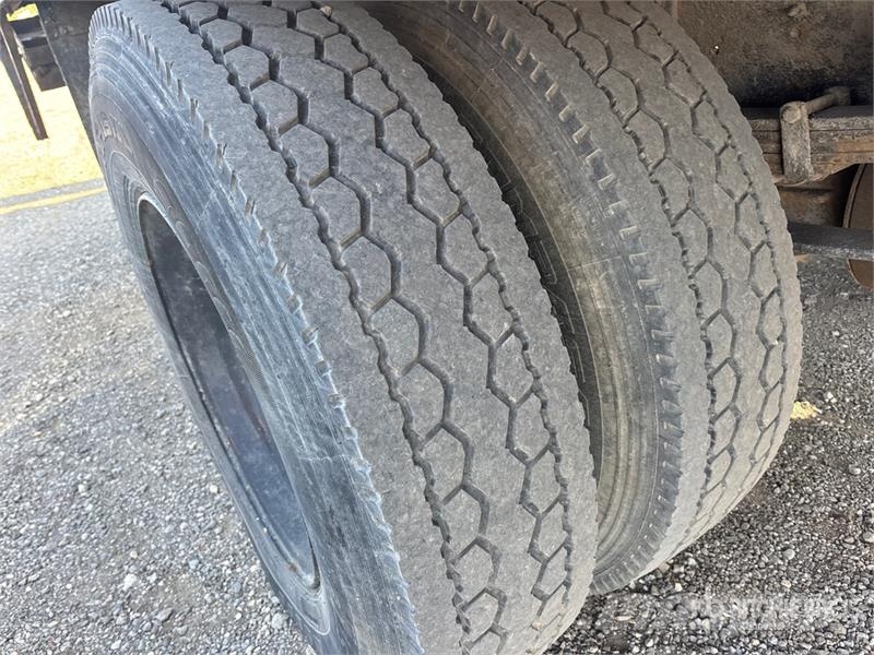 International Durastar 4300 SBA 4x2 Van Truck (Inoperable) Каросерии