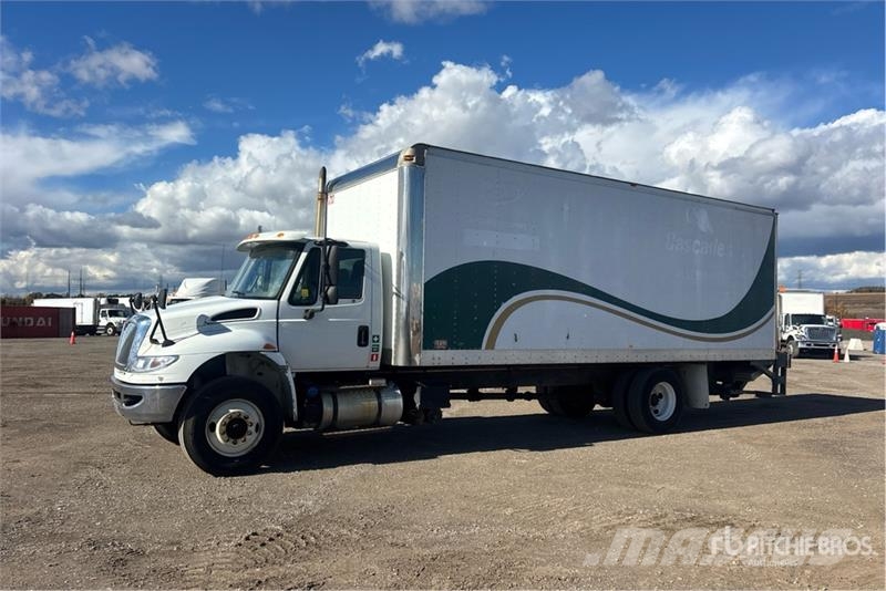 International Durastar 4300 Грузовики-Фургоны