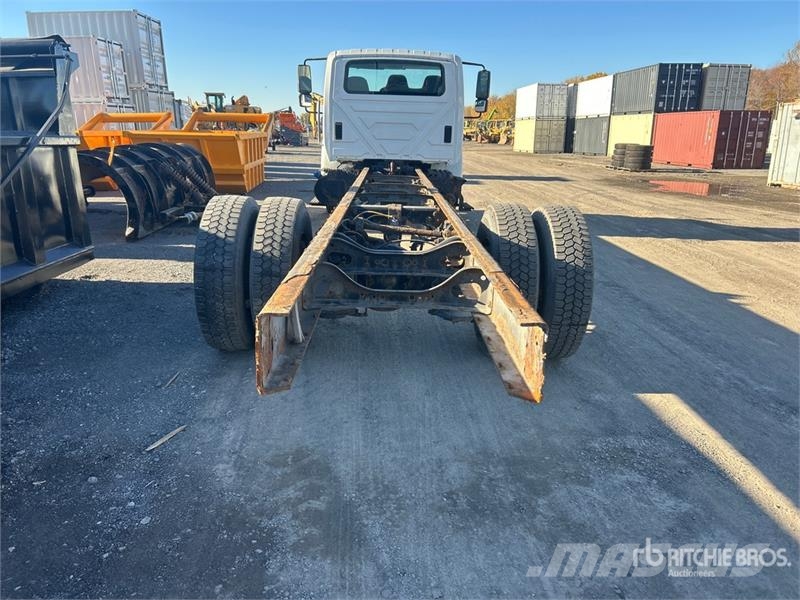 International DuraStar 4300 4x2 Cab and Chassis (Inoperable) Kabiny i wnętrze