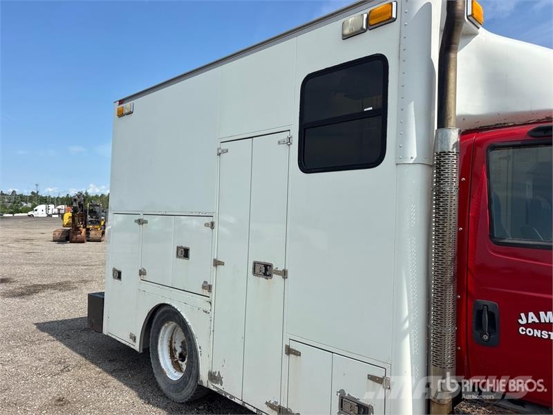 International DuraStar 4300 4x2 Utility Truck Пикапи