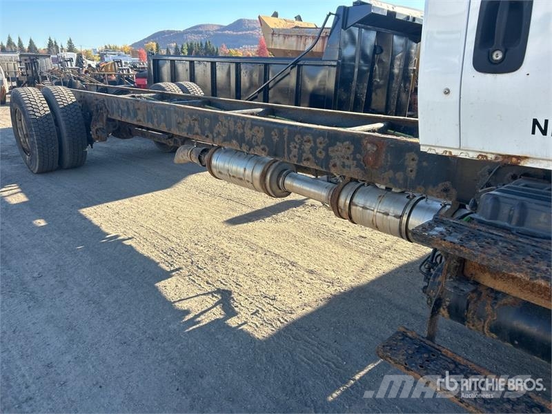 International DuraStar 4300 4x2 Cab and Chassis (Inoperable) Kabiny i wnętrze