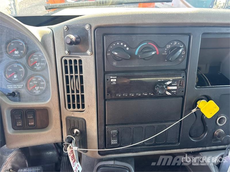 International Durastar 4300 Грузовики-Фургоны
