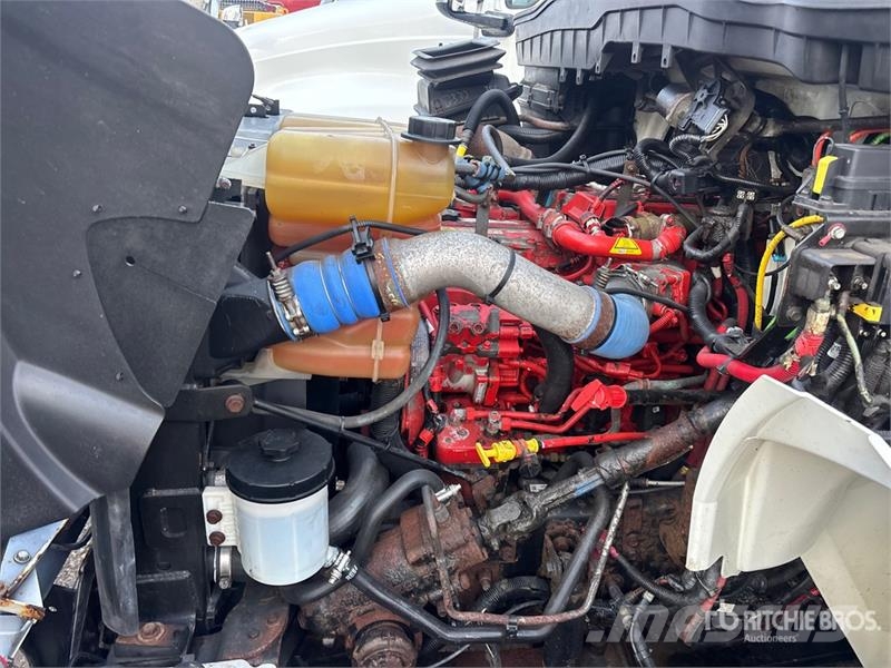 International DuraStar 4400 6x4 Cab and Chassis Cabinas e interior