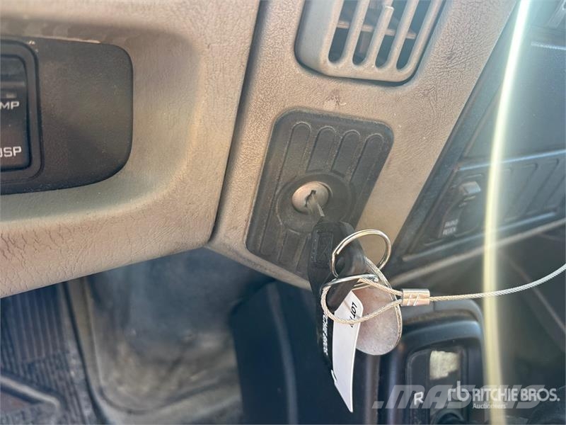 International Durastar 4300 Грузовики-Фургоны