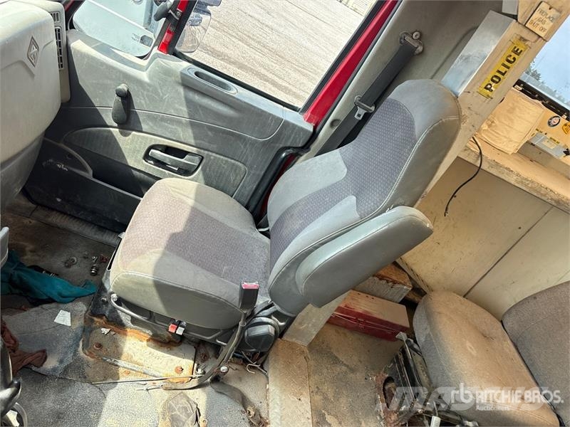 International DuraStar 4300 4x2 Utility Truck Пикапи