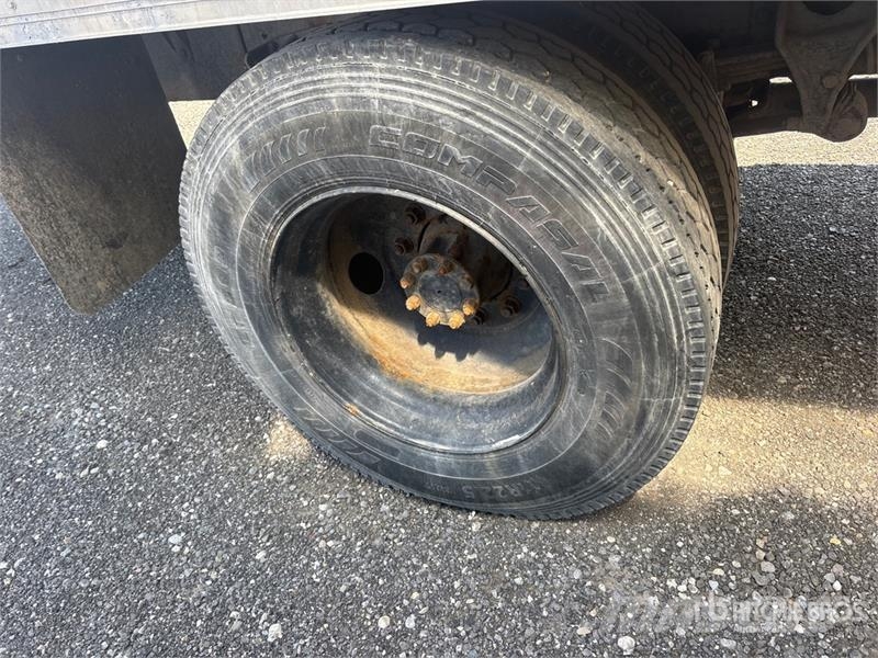 International Durastar 4300 SBA 4x2 Van Truck (Inoperable) Каросерии