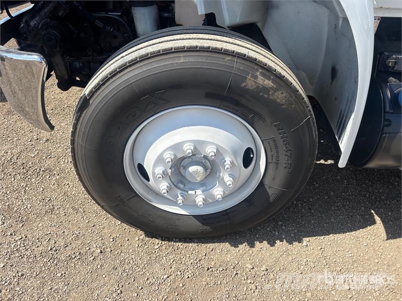 International Durastar 4300 Van Body Trucks