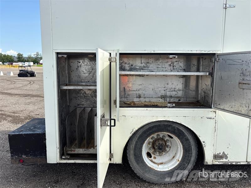 International DuraStar 4300 4x2 Utility Truck Пикапи