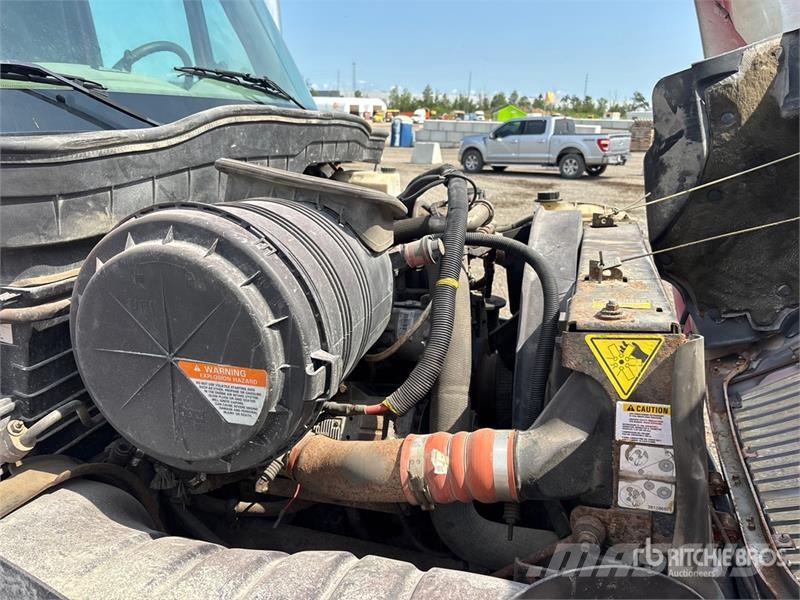 International DuraStar 4300 4x2 Utility Truck Пикапи