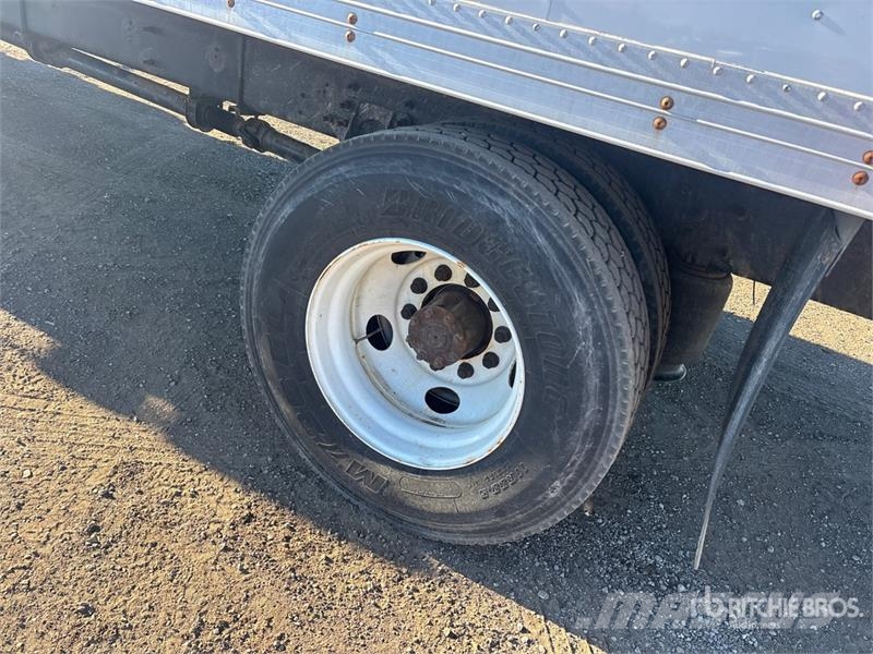 International Durastar 4300 Sanduk kamioni