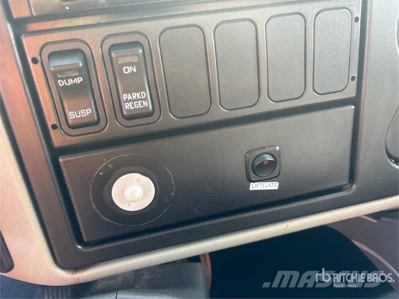 International Durastar 4300 Fast kasse