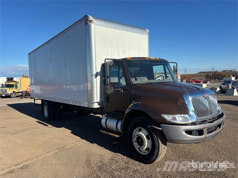 International Durastar 4300 Sanduk kamioni