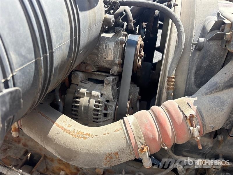 International Durastar 4300 SBA 4x2 Van Truck (Inoperable) Каросерии