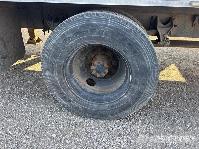 International Durastar 4300 SBA 4x2 Van Truck (Inoperable) Каросерии