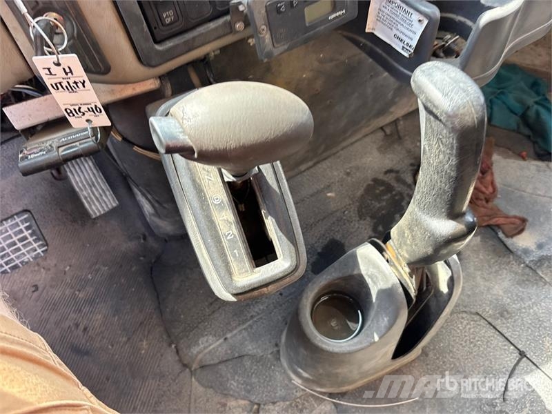 International DuraStar 4300 4x2 Utility Truck Пикапи