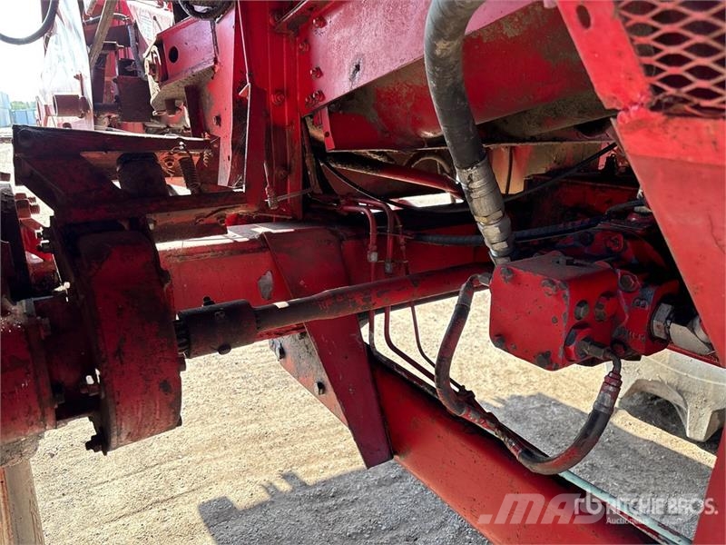 International Harvester Harvester 1420 Axial-Flow Combine Harves Cosechadoras combinadas