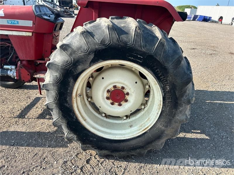International Harvester Harvester 574 2WD Tractor Traktörler
